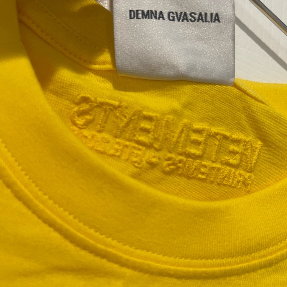 Vetements x DHL SS18 Reconstructed Oversized Tee Yellow Red XS - Picture 5 of 5